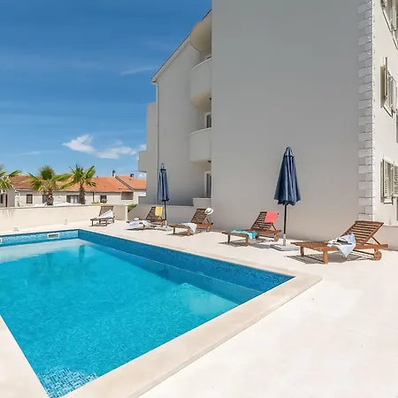 2 Pools-6 By Interhome Apartament Sutivan