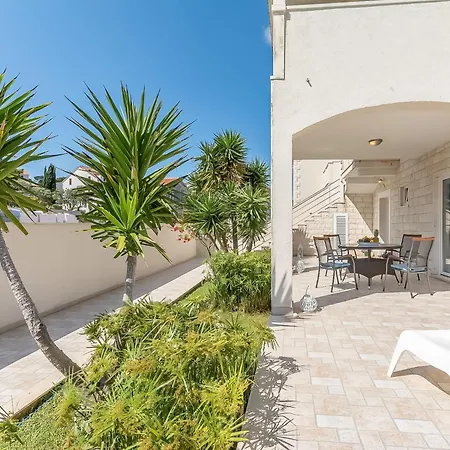 2 Pools-6 By Interhome Apartman *