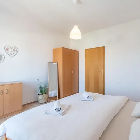 2 Pools-6 By Interhome Apartman Sutivan