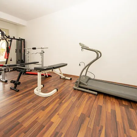 2 Pools-6 By Interhome Apartman *
